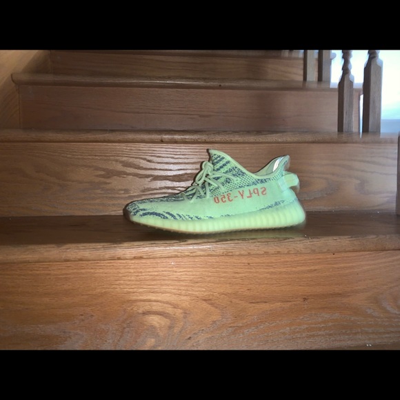 Yeezy boost 350 V2 “semi frozen yellow”